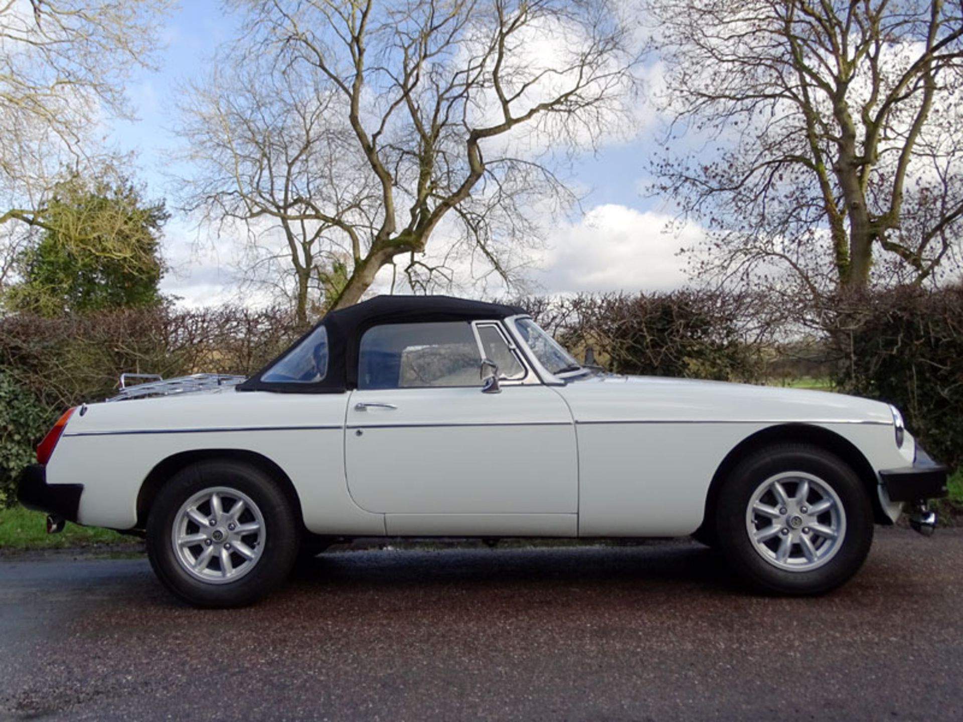 1976 MG B Roadster - Bild 2 aus 9