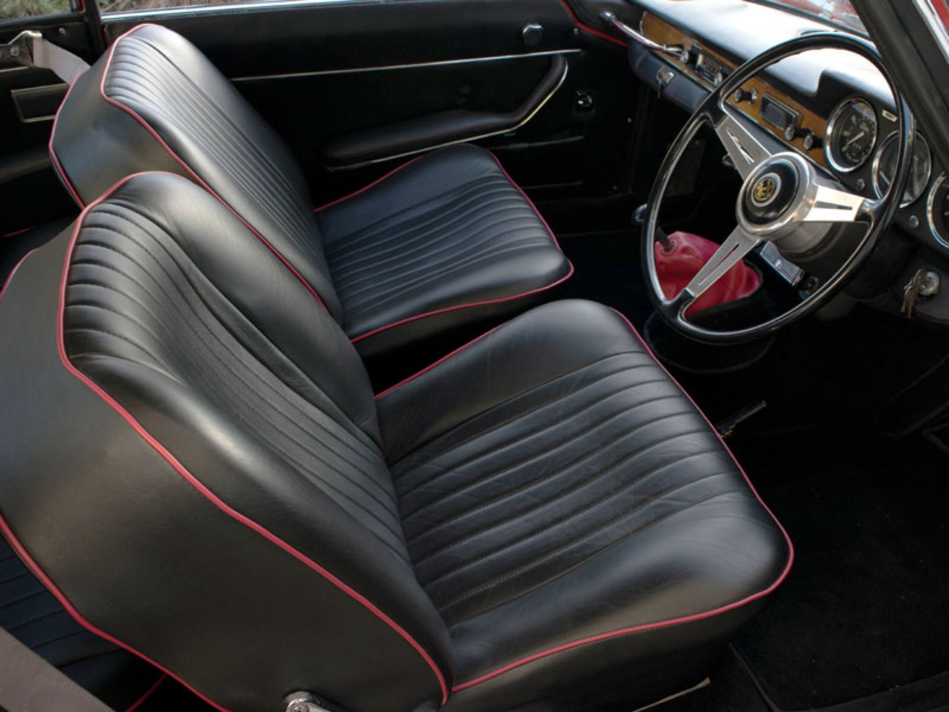 1966 Alfa Romeo 2600 Sprint - Image 4 of 10