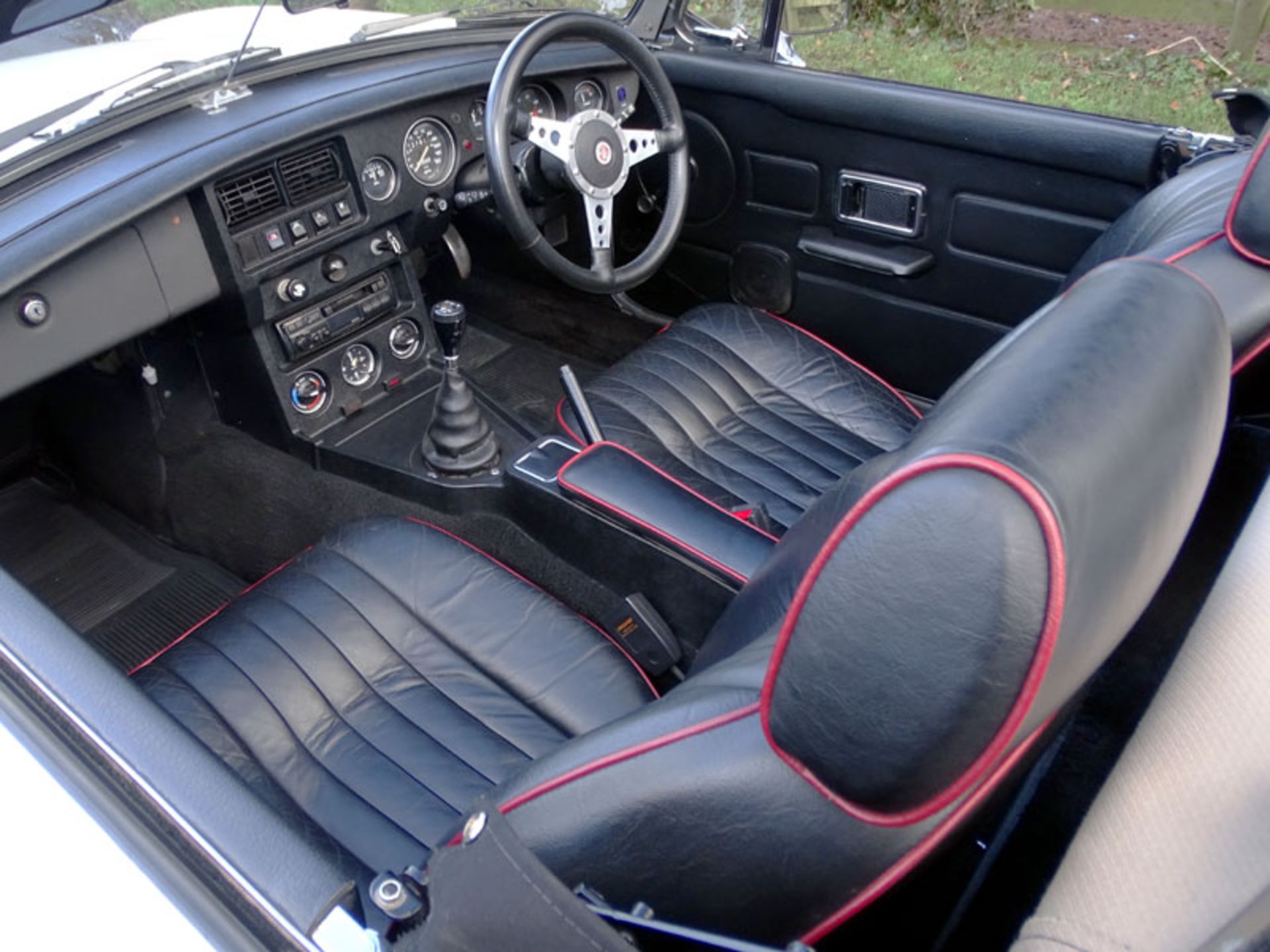 1976 MG B Roadster - Bild 5 aus 9