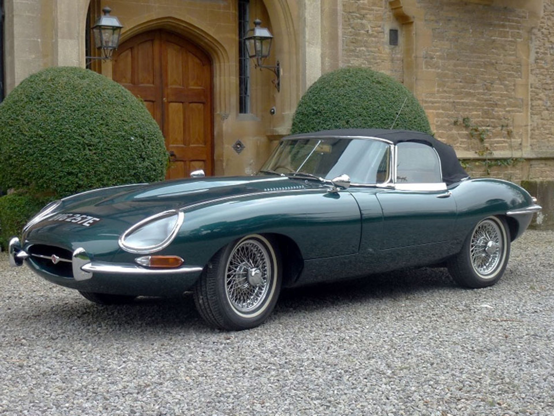 1967 Jaguar E-Type 4.2 Series 1.5 Roadster - Image 2 of 12