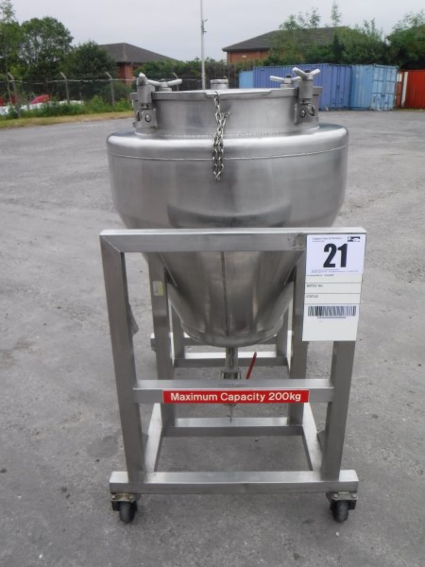 Stainless Steel 150 Litre Mobile Vessel, Outlet 1 1/2 inch RJT, Overall Height : 1400 mm, fitted