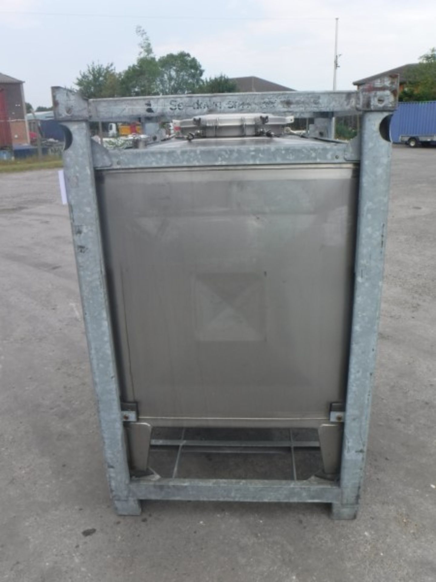 Stainless Steel IBC with Galvanised Protective Frame and Base (Frame can be removed) Capacity : 1000 - Image 4 of 6