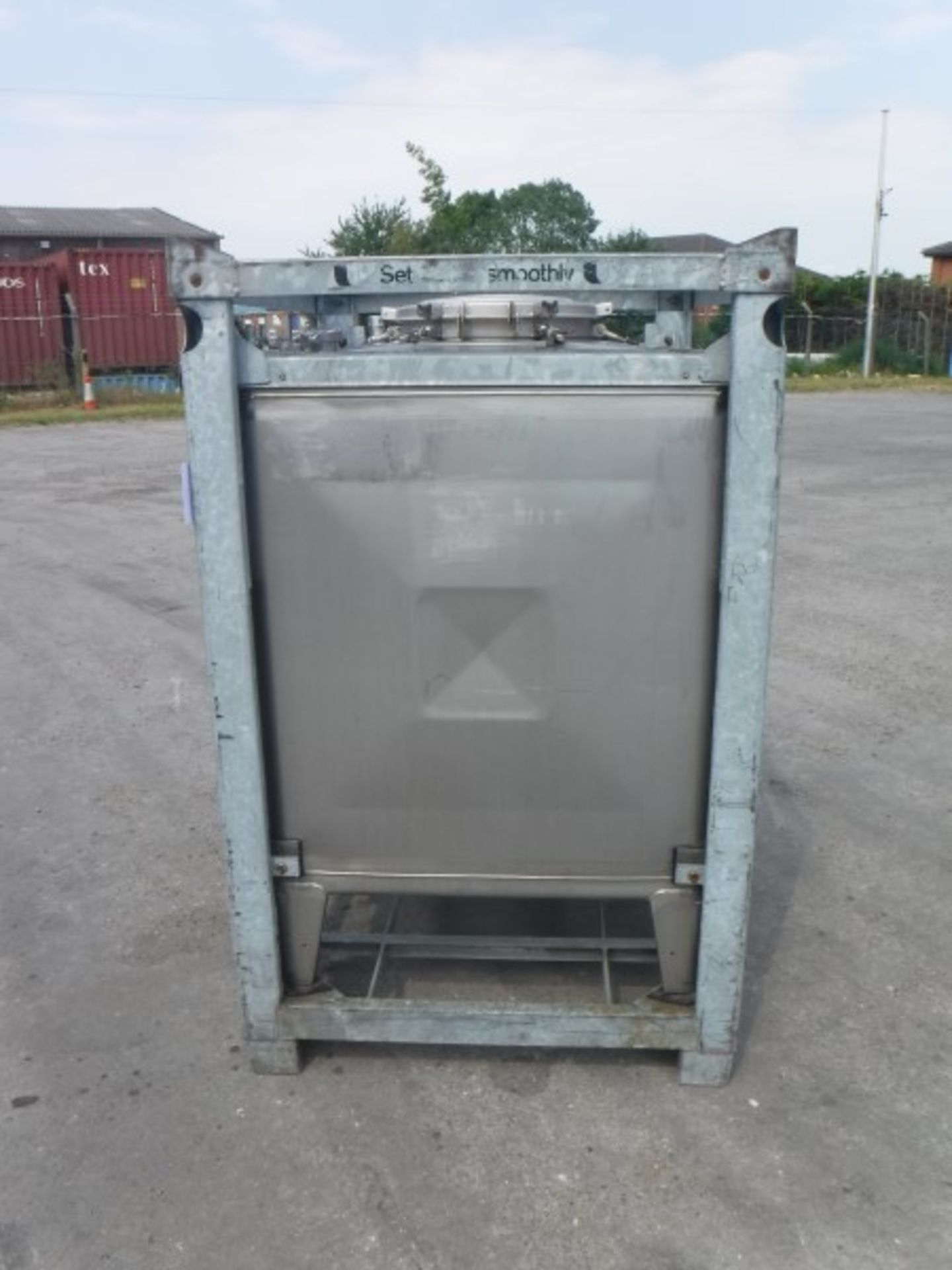 Stainless Steel IBC with Galvanised Protective Frame and Base (Frame can be removed) Capacity : 1000 - Image 3 of 6