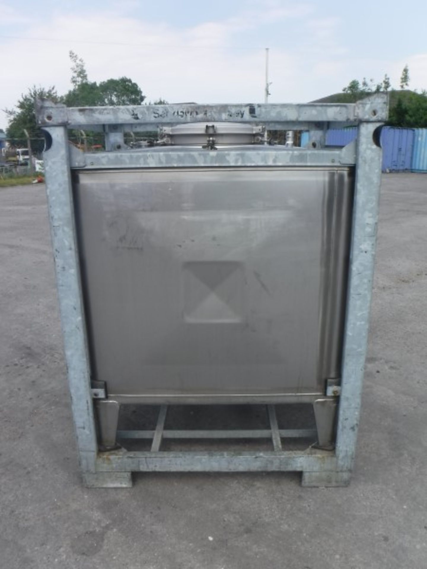 Stainless Steel IBC with Galvanised Protective Frame and Base (Frame can be removed) Capacity : 1000 - Image 2 of 6