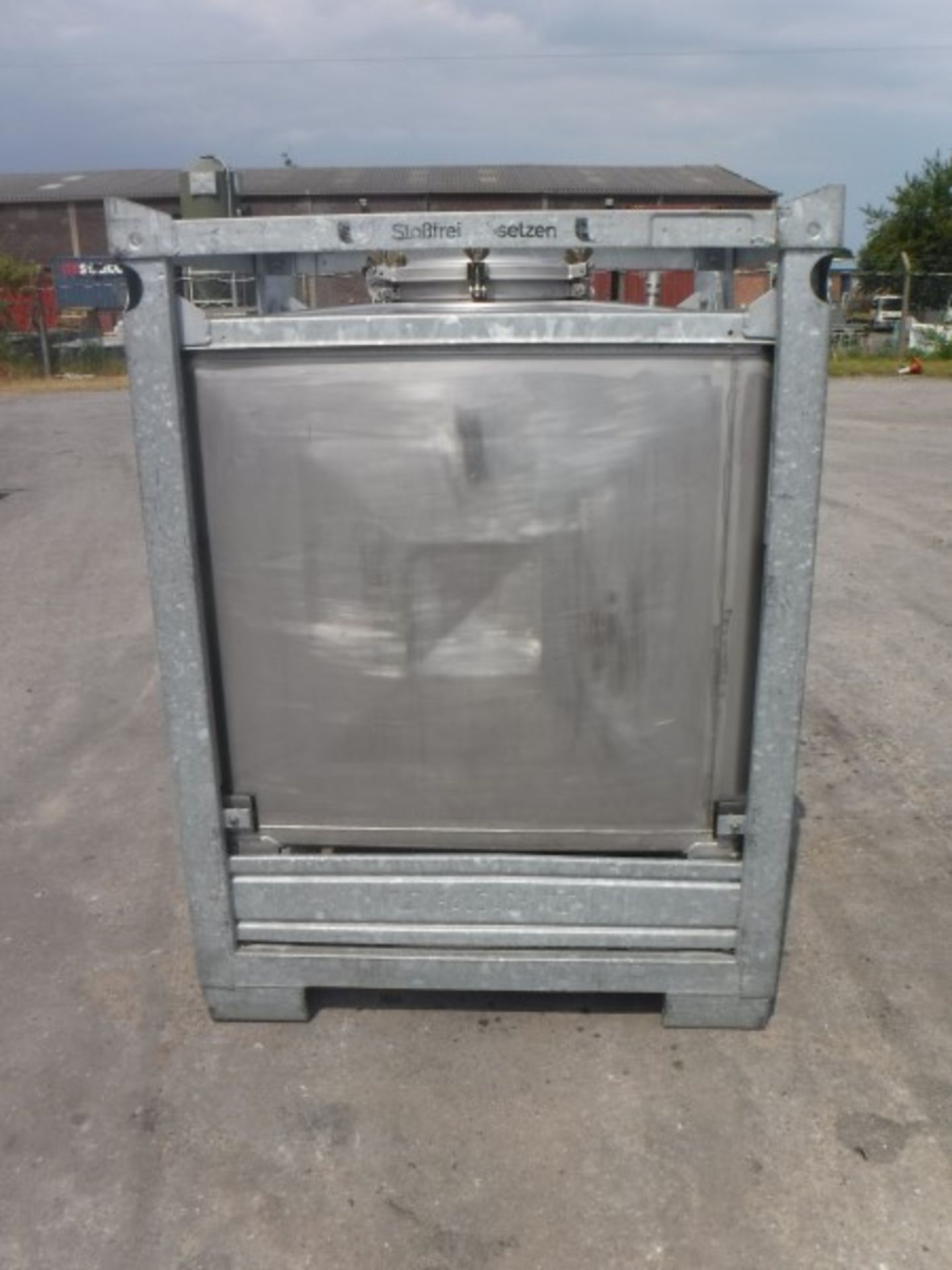 Stainless Steel IBC with Galvanised Protective Frame and Base (Frame can be removed ) Capacity : - Image 3 of 7