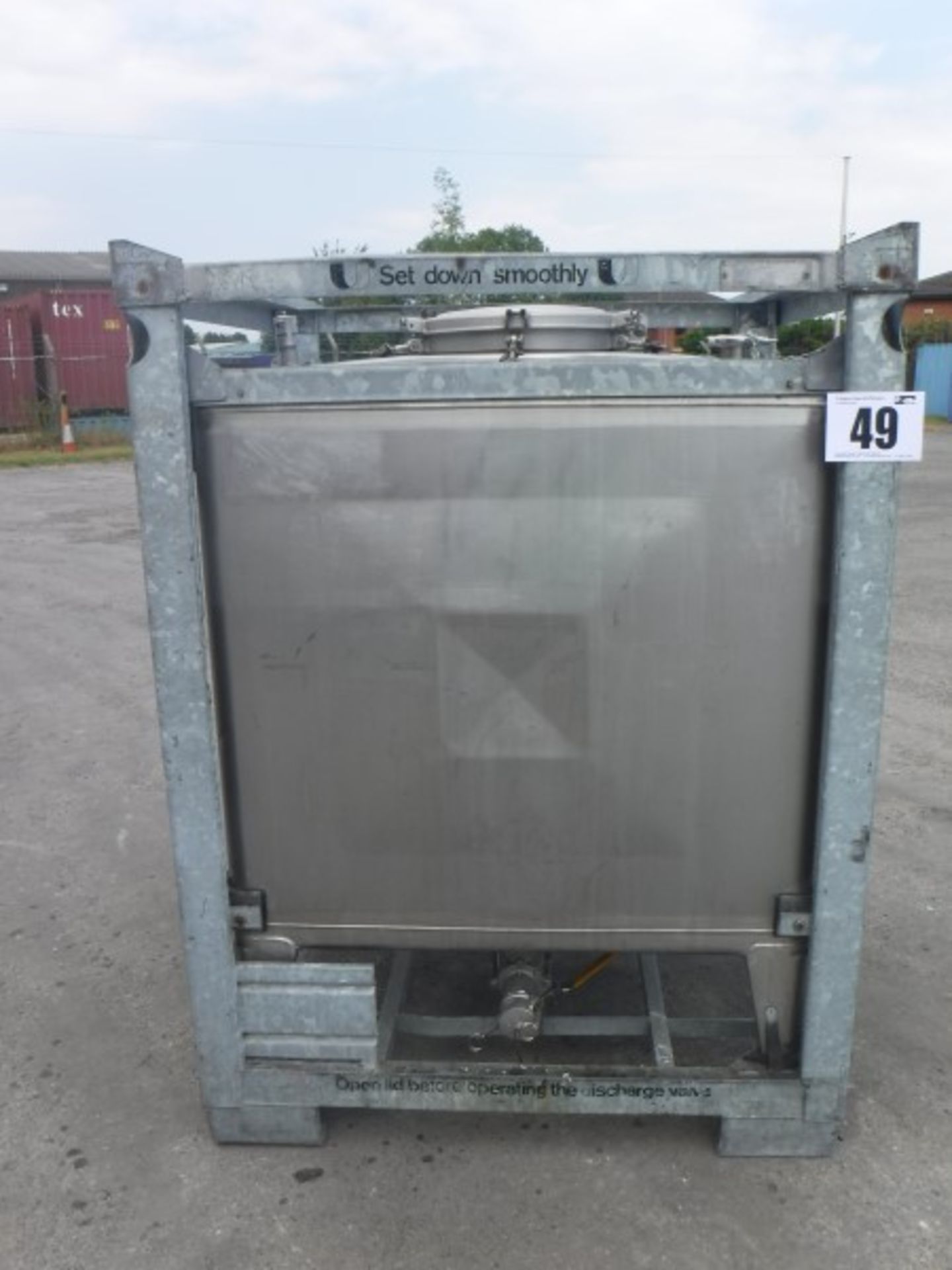 Stainless Steel IBC with Galvanised Protective Frame and Base (Frame can be removed) Capacity : 1000