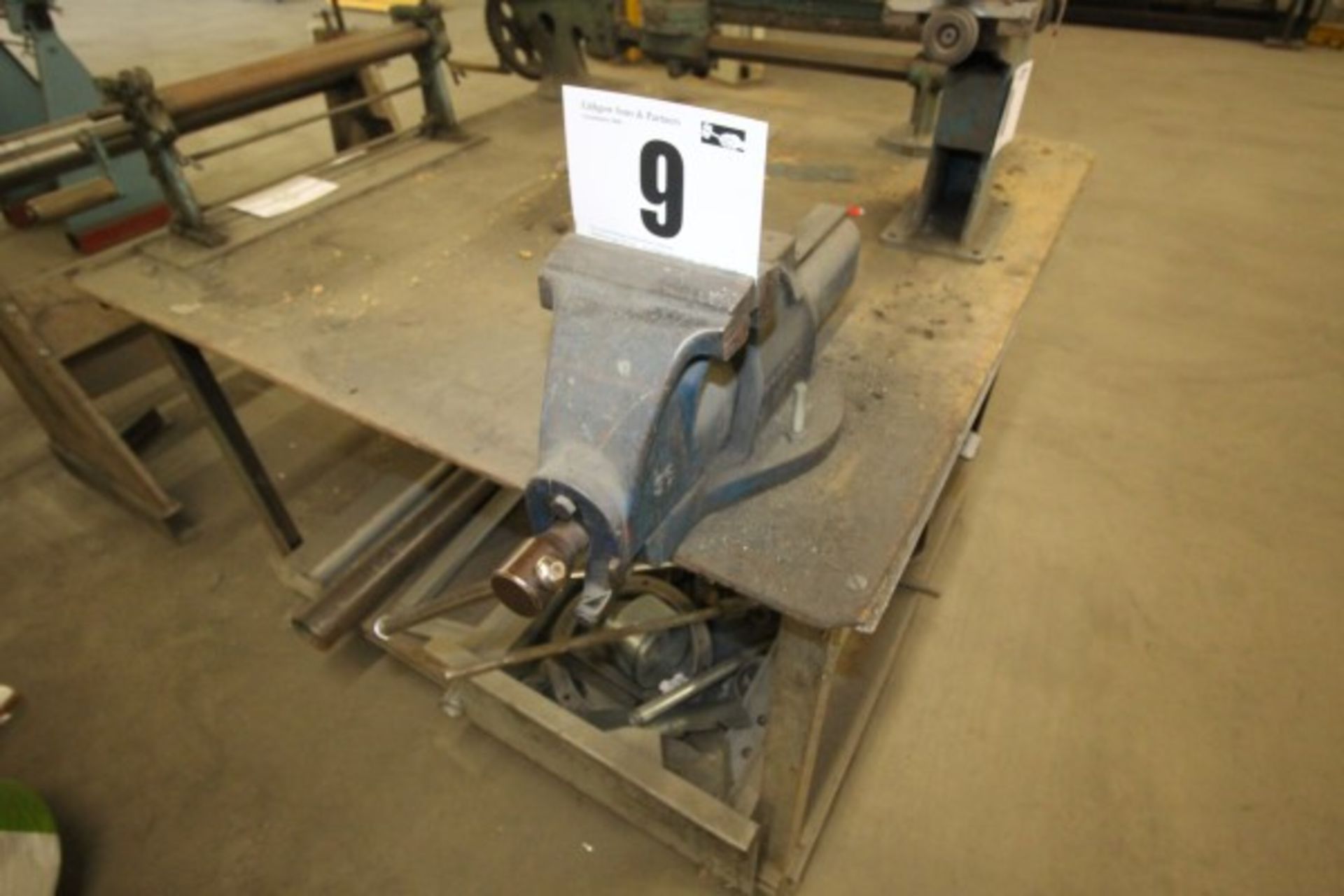 RECORD 6INCH QUICK RELEASE BENCH VICE COMPLETE WITH 50INCH x 48INCH WORK BENCH. LOAD-OUT CHARGE £