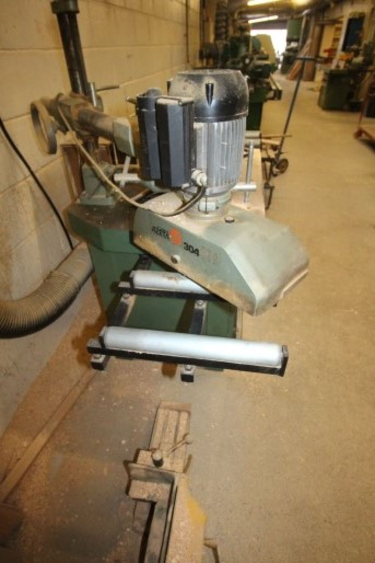 WILSON MODEL FX VERTICAL SPINDLE MOULDER COMPLETE WITH AZETA MODEL 304 POWER FEED COMPLETE WITH 2 - Image 2 of 2