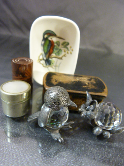 Antique treen snuff box along with two others (one topped with mother of pearl) and three trinket