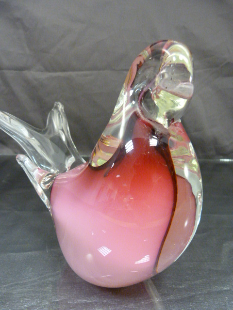 A Pink and Clear glass seated dove, marked to side of base but indistinct (possibly murano). - Image 4 of 7