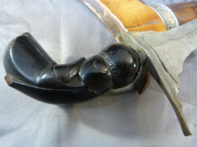 Kris Dagger with straight blade in a hardwood scabbard. The scabbard has silver coloured metal - Image 20 of 24