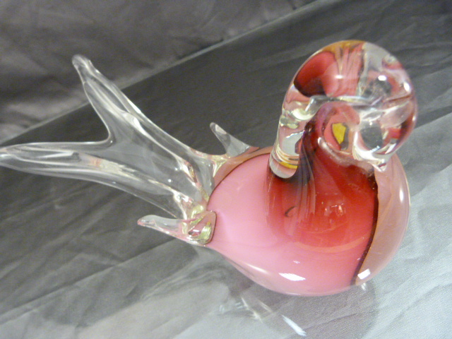 A Pink and Clear glass seated dove, marked to side of base but indistinct (possibly murano). - Image 7 of 7