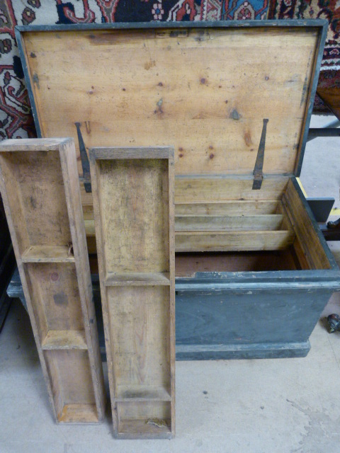 Wooden Carpenters chest with fitted interior - Image 6 of 7