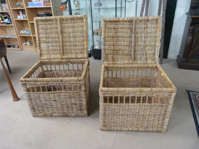 Two large wicker linen baskets - Image 3 of 4