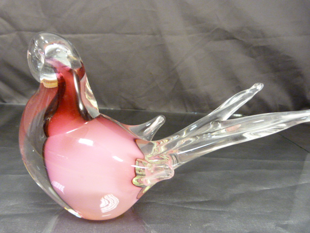 A Pink and Clear glass seated dove, marked to side of base but indistinct (possibly murano). - Image 3 of 7