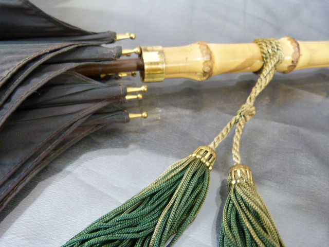 Good Quality early Edwardian umbrella with bamboo handle with tassle. Black fabric mounted onto a - Image 2 of 12