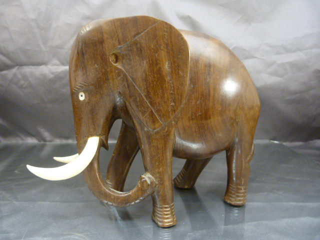 Carved African Hardwood - To include two carved water Buffalo one bearing label Mabuhay Treasure - Image 3 of 14