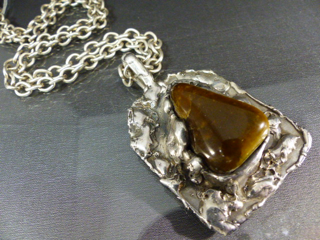 Silver 1970's contemporary Necklace by Dansk Smykkekunst. Marked D.S Handmade Denmark. The 'organic' - Image 2 of 3