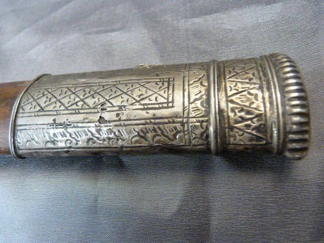 Kris Dagger with straight blade in a hardwood scabbard. The scabbard has silver coloured metal - Image 5 of 24
