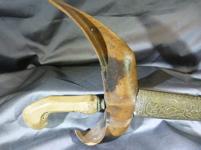 Kris Dagger - Possible early Sumatra Knife with wavy iron blade. Leading to a silver coloured - Image 24 of 36