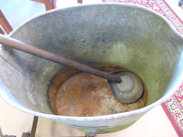 Large oval shaped galvanised water tank on antique cast iron frame with wheels - Image 4 of 7