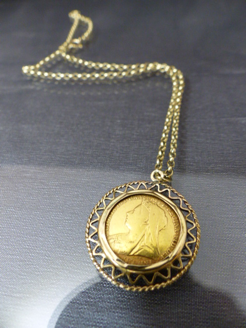 9ct Gold Belcher chain with half sovereign in 9ct Gold mount Total Weight approx - 10.4g - Image 6 of 8