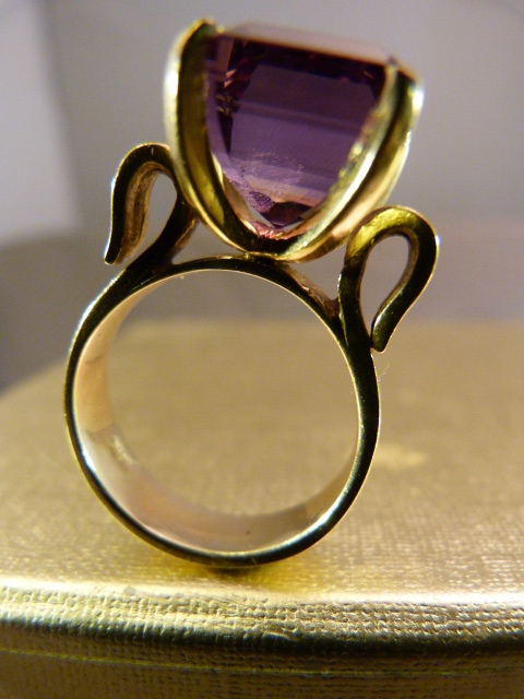 14K Gold contemporary 1970's design Amethyst Ring. The approx 7.5carat Amethyst measures approx 11mm - Image 6 of 12