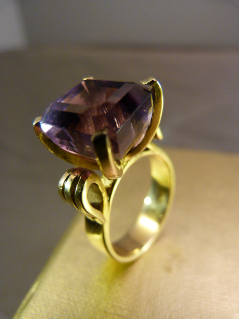 14K Gold contemporary 1970's design Amethyst Ring. The approx 7.5carat Amethyst measures approx 11mm - Image 4 of 12