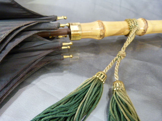 Good Quality early Edwardian umbrella with bamboo handle with tassle. Black fabric mounted onto a - Image 8 of 12