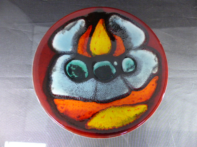 Poole Pottery shape 49 Delphis pin dish decorated with an abstract motif in tones of blue green, red - Image 3 of 8