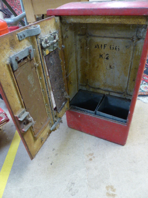 Cast iron two section Postage Stamp dispenser in red - Image 4 of 4