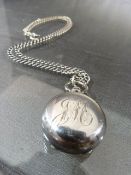 An Edwardian silver sovereign case on silver chain, by Alfred Wigley, Birmingham 1904. Total