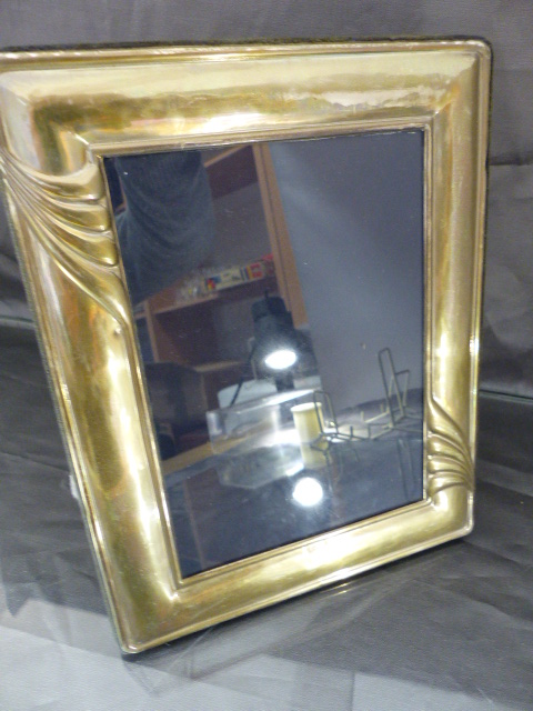 Hallmarked silver photo frame in the Nouveau style by Carr's of Sheffield, 1996. Width approx - Image 3 of 4
