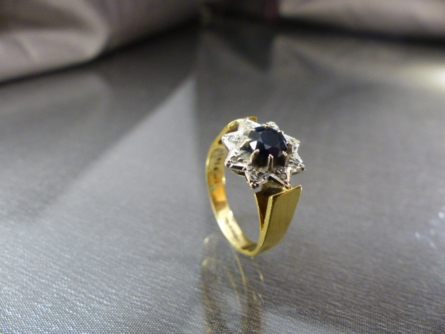 18ct Gold (Sheffield 1977) Sapphire and Diamond Cluster ring. Size approx UK - O and USA - 7 - Image 2 of 5