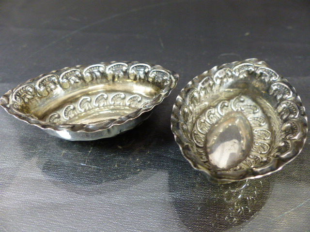 Pair of hallmarked silver salts poss by William Devenport Birmingham 1900 approx weight - 12.6g