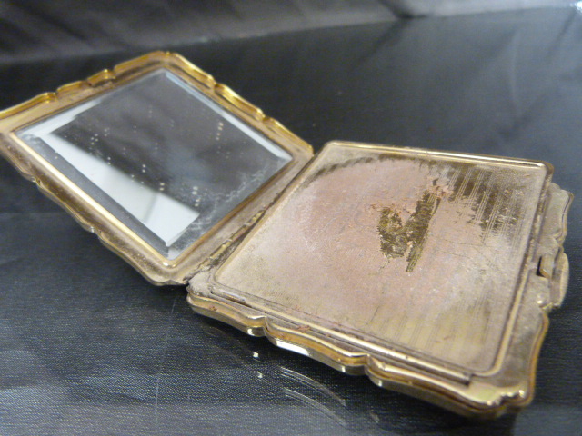 Stratton Gilt metal powder compact with original cover. - Image 4 of 4