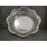 Mappin & Webb silver fruit basket with pierced decoration on four feet hallmarked London 1912,