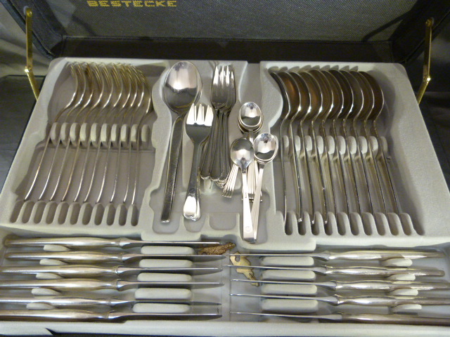 Cased set of modern cutlery approx 68 pieces - by Bestecke - Image 2 of 4