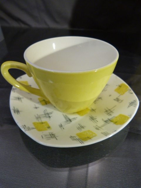 Part Midwinter Savanna pattern coffee service designed by Jessie Tait. Compromising five saucers, - Image 5 of 7