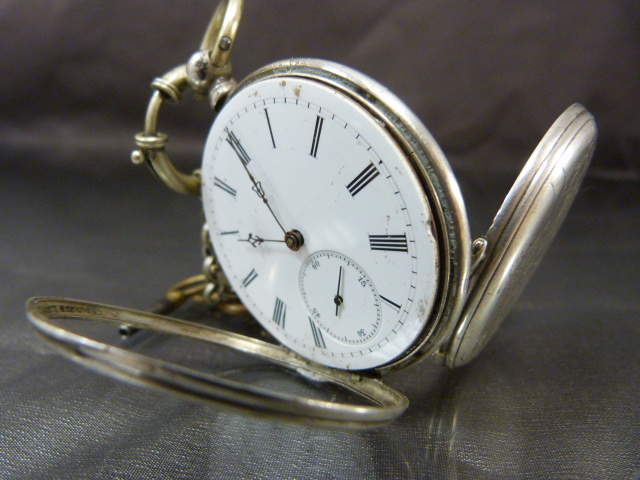 Three working silver pocket watches (2 of which the backs won't open). 1 hallmarked 800. Total - Image 18 of 20
