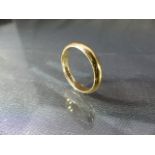 9ct Gold Wedding band Approx weight - 2.9g