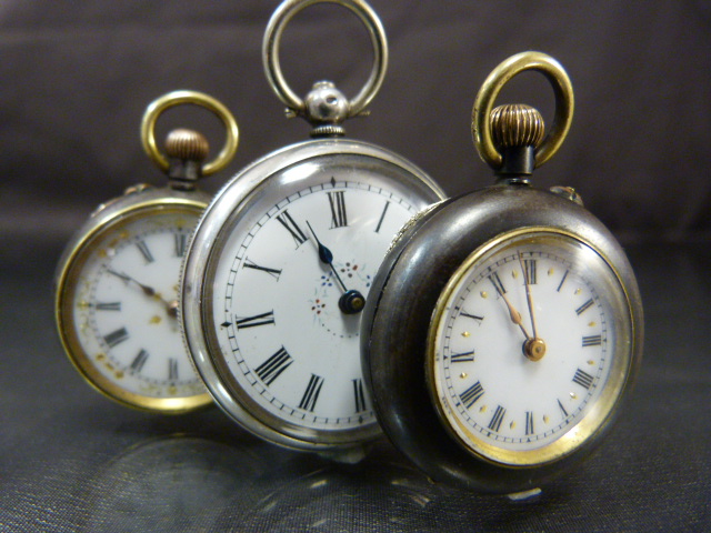 Three working silver pocket watches (2 of which the backs won't open). 1 hallmarked 800. Total - Image 11 of 20