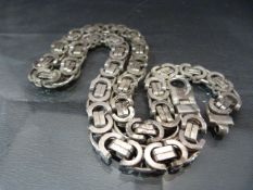 Heavy Silver chain hallmarked Italy 925. Total weight approx. 106.5g