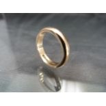 9ct Gold mens wedding ring. Total weight approx 7.2g