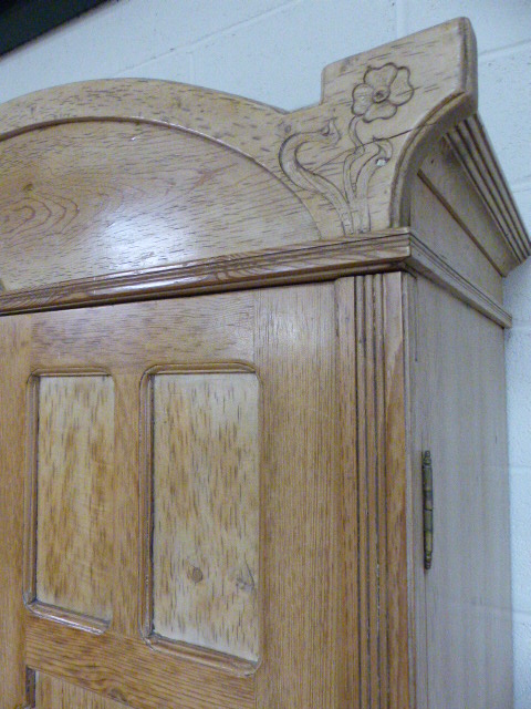 Antique Scandinavian Pine Two door wardrobe with carved decorative domed frieze at top. - Image 5 of 5