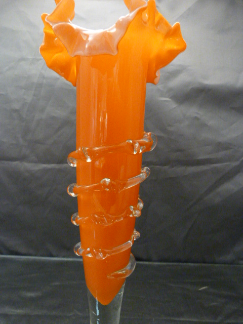 A Ribbed orange glass bud vase with applied clear glass frills. 20th Century probably part of a - Image 3 of 4
