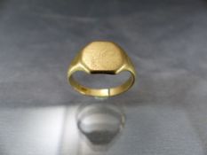 9ct Gold Signet ring 3.8g