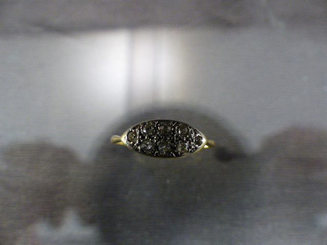 9ct Gold Art deco diamond ring. Very thin shank. Weight approx 1.1g - Image 2 of 3