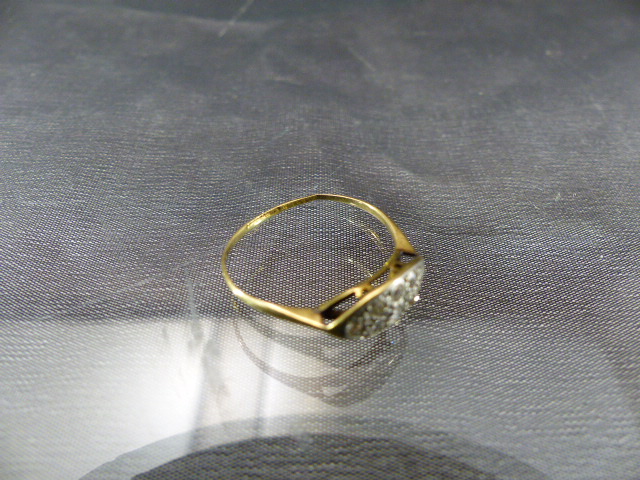 9ct Gold Art deco diamond ring. Very thin shank. Weight approx 1.1g - Image 3 of 3