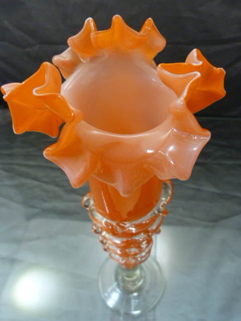 A Ribbed orange glass bud vase with applied clear glass frills. 20th Century probably part of a - Image 4 of 4